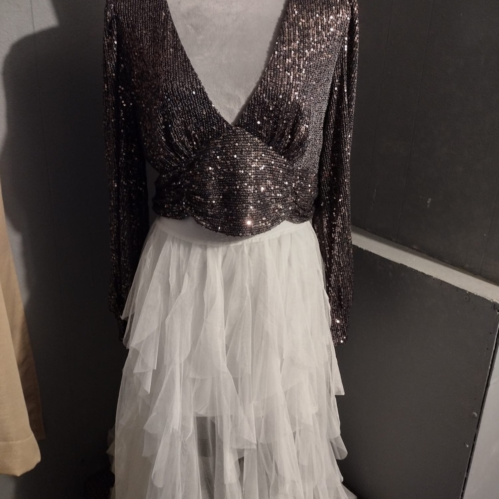 Sequence long sleeve crop top XL